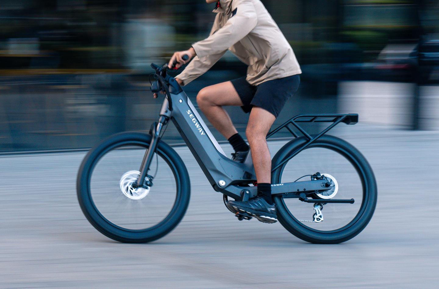 The Xafari ebike features a 750-W hub motor, and is clearly designed for urban travel as well as off-roading, and will likely ride on the streets as a Class 3 for up to 28 mph of pedal-assist
