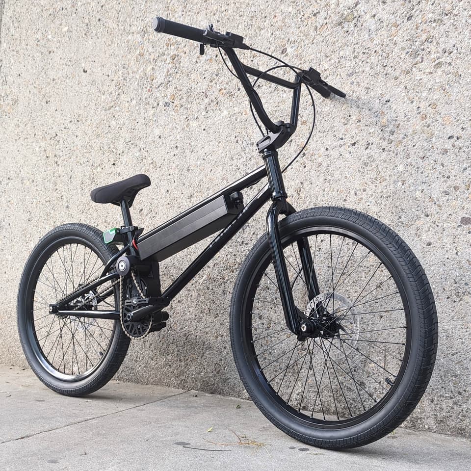 The Shadow Chimera is available with a 52-V/8.4-Ah Molicel battery or a 36-V/15-Ah Samsung battery
