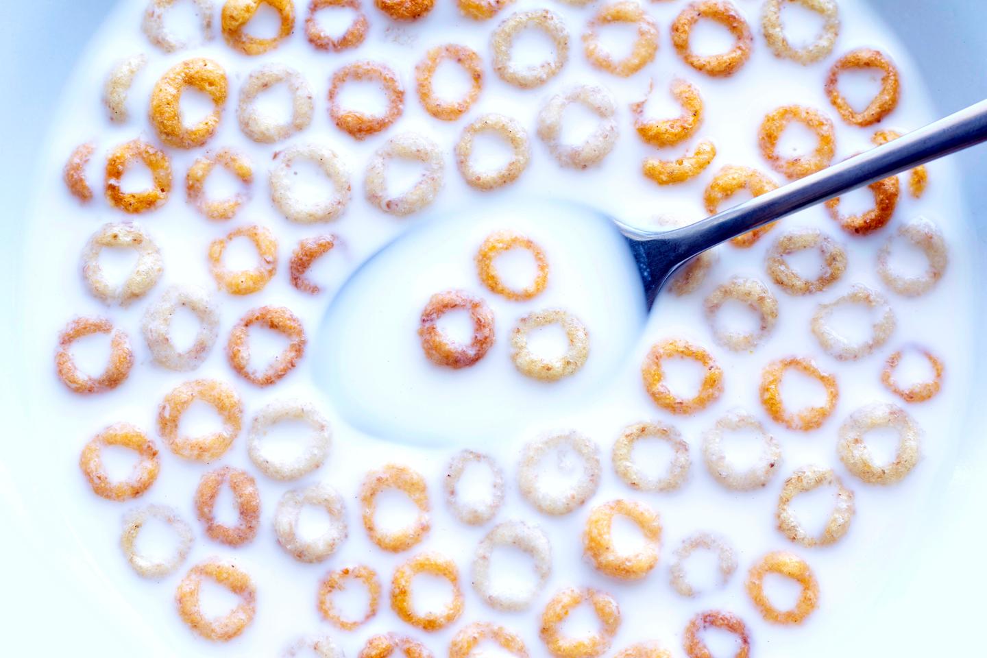 The Cheerios effect in full ... effect