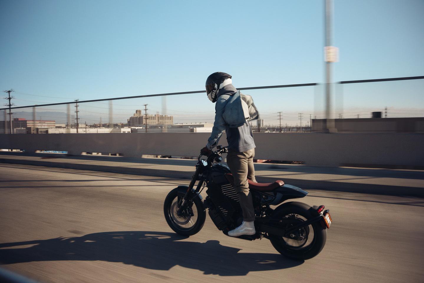 The S2 Mulholland's riser handlebar is designed to promote an upright riding position, though perhaps not this upright