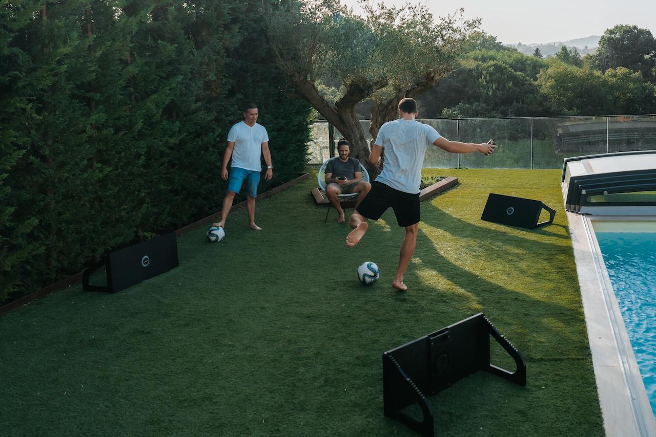 Multiple players can perform drills involving multiple Voons