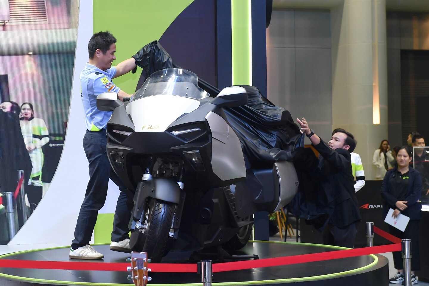 The world's largest Electric motorcycle to date is the TOOZ, which was revealed this week at the 45th Bangkok International Motor Show by Felo, the first Thai motorcycle marque to emerge onto the world market.