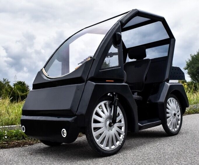 The Orion takes its rider to a top assisted speed of 25 km/h (16 mph)