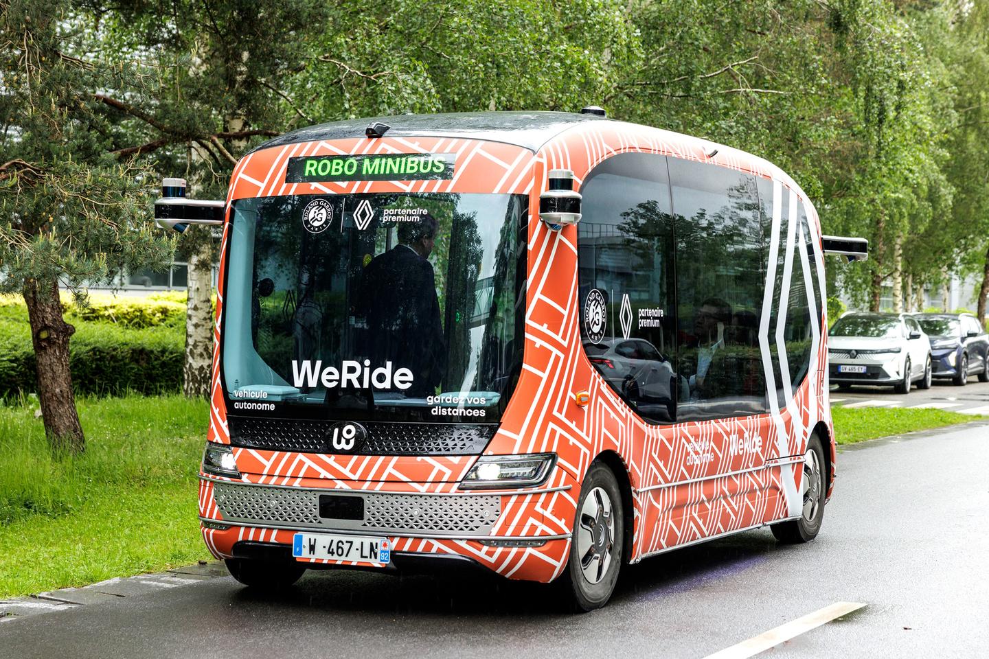 From 11am to 7pm, from 26 May to 9 June 2024, this experimental service will take passengers from the P2 car park (located on the outskirts of the Bois-de-Boulogne) to the Roland-Garros stadium. And, at the end of the matches, leave Roland-Garros to the Place de la Porte d'Auteuil or back to the P2 car park.