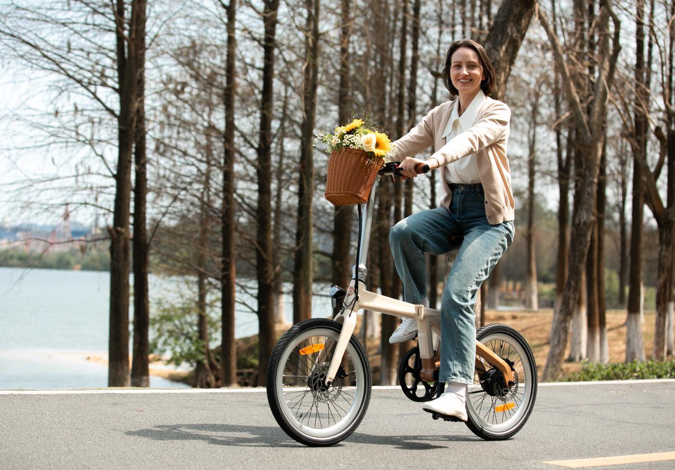 The ADO Air Carbon folding ebike is rated to carry up 120 kg, including the rider