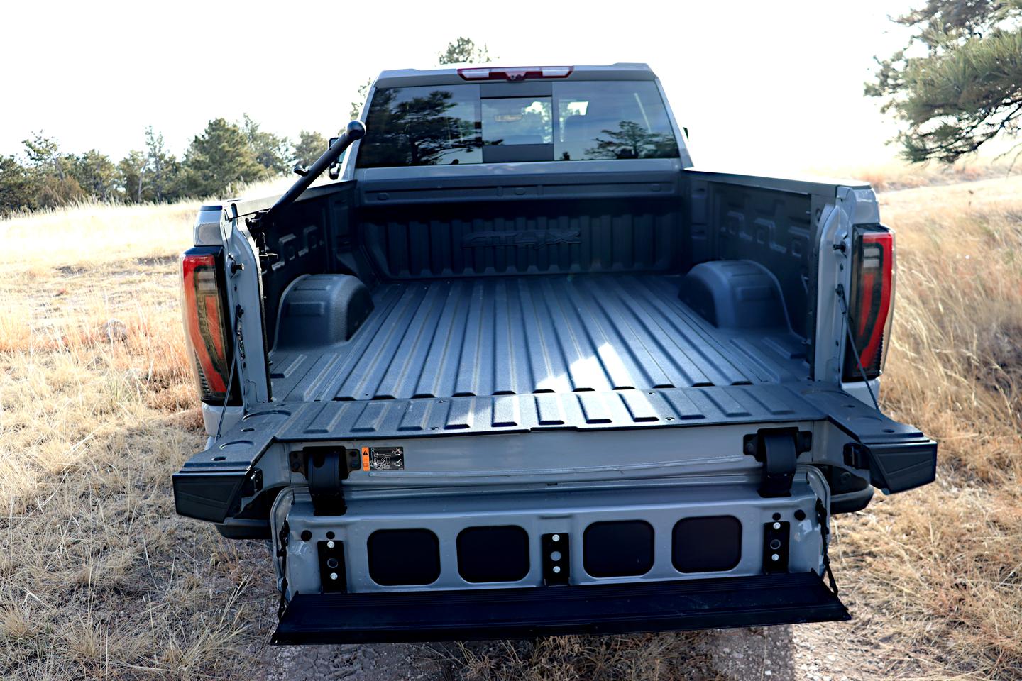 Both the 2024 GMC Sierra 1500 AT4X and the Chevrolet Silverado 1500 ZR2 have this trick tailgate as an option