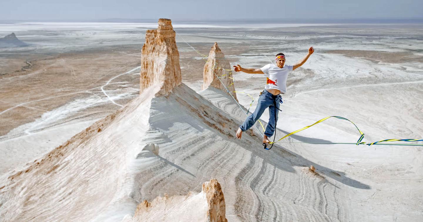Jaan Roose slacklines the "Fangs" in Mangistau, Kazakhstan