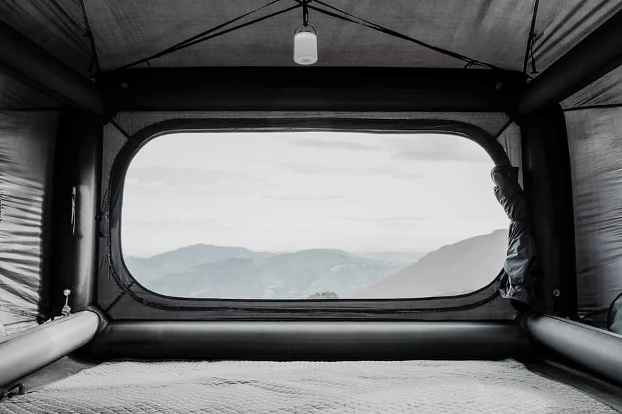 The POD-01 has two large panoramic windows