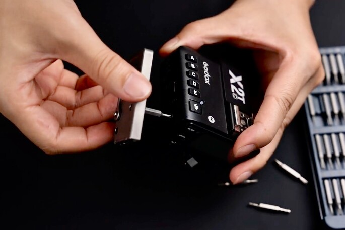 The EH4 can be used T-handle-style if needed