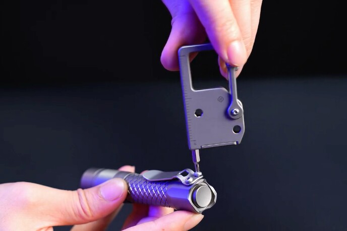 The EH4 measures 60 mm tall by 33 mm wide by 7 mm thick (2.4 by 1.3 by 0.3 in), and reportedly tips the scales at 41 g (titanium model)