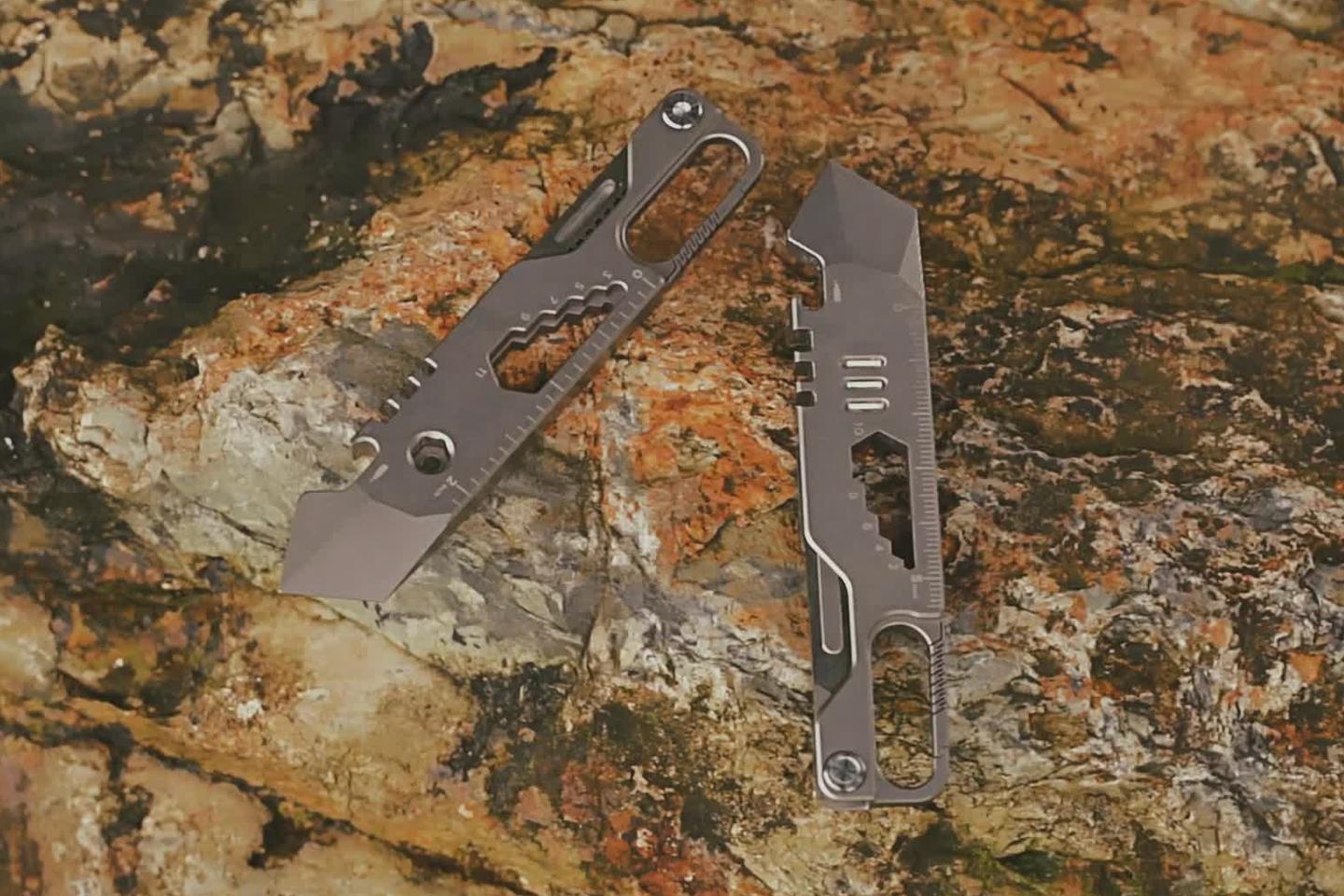 The Z1 measures 12 cm long by 2.4 cm wide (4.7 by 0.9 in) and weighs a claimed 76.2 g (2.9 oz)