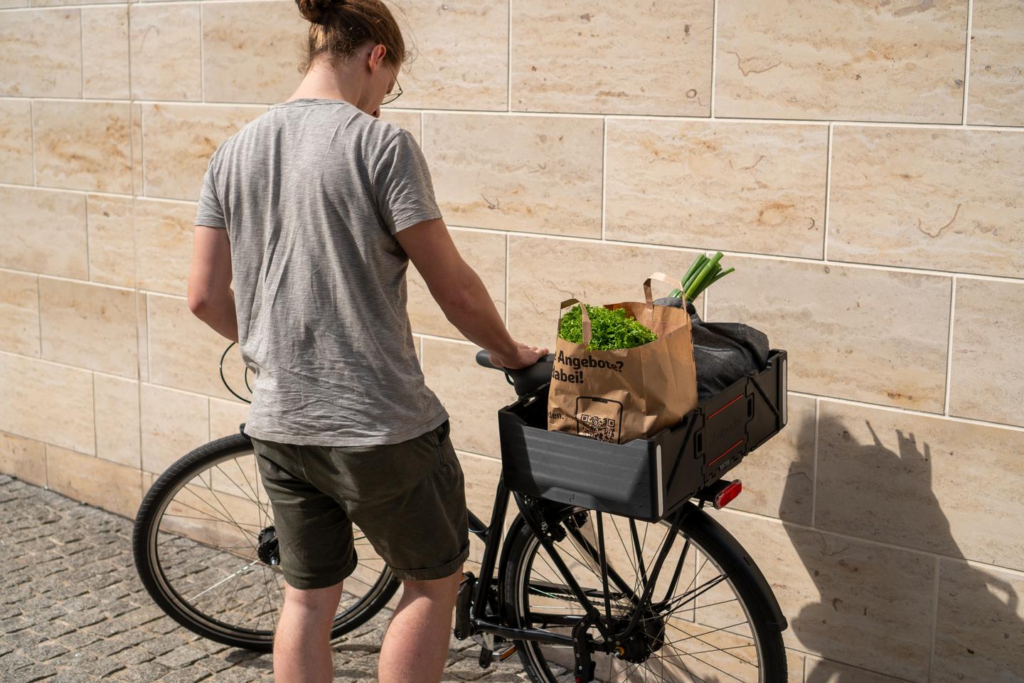 The Allpacka One is good for groceries, gym bags, backpacks and other everyday cargo