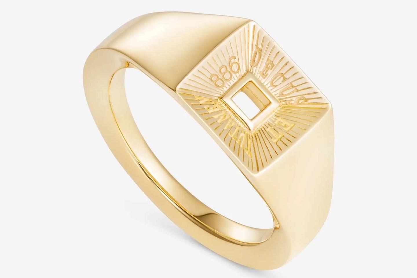 The Royal Mint's Signet ring made from gold recovered from e-waste retails for £2,325