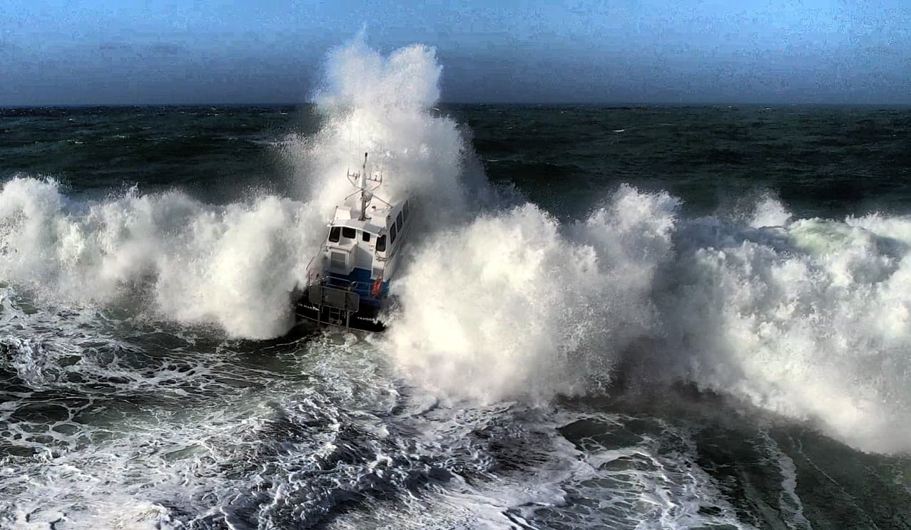 Kowalski recommends slowing bigger boats to a halt facing directly into the wave before going over a real monster, then giving a small burst of power as it hits. "If it looks like a ramp, it is a ramp."