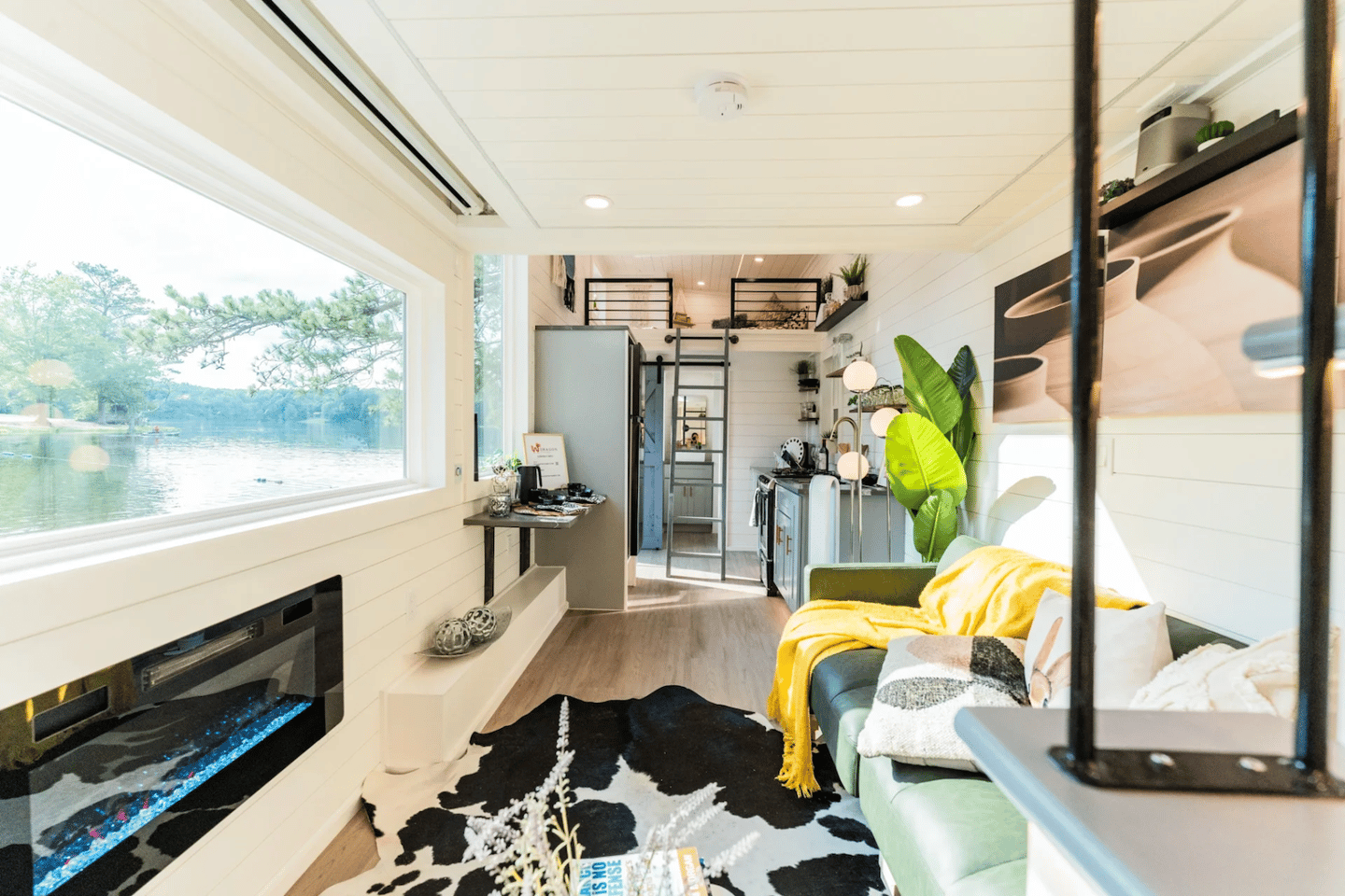 The Vista includes a small dining area that doubles as a home office