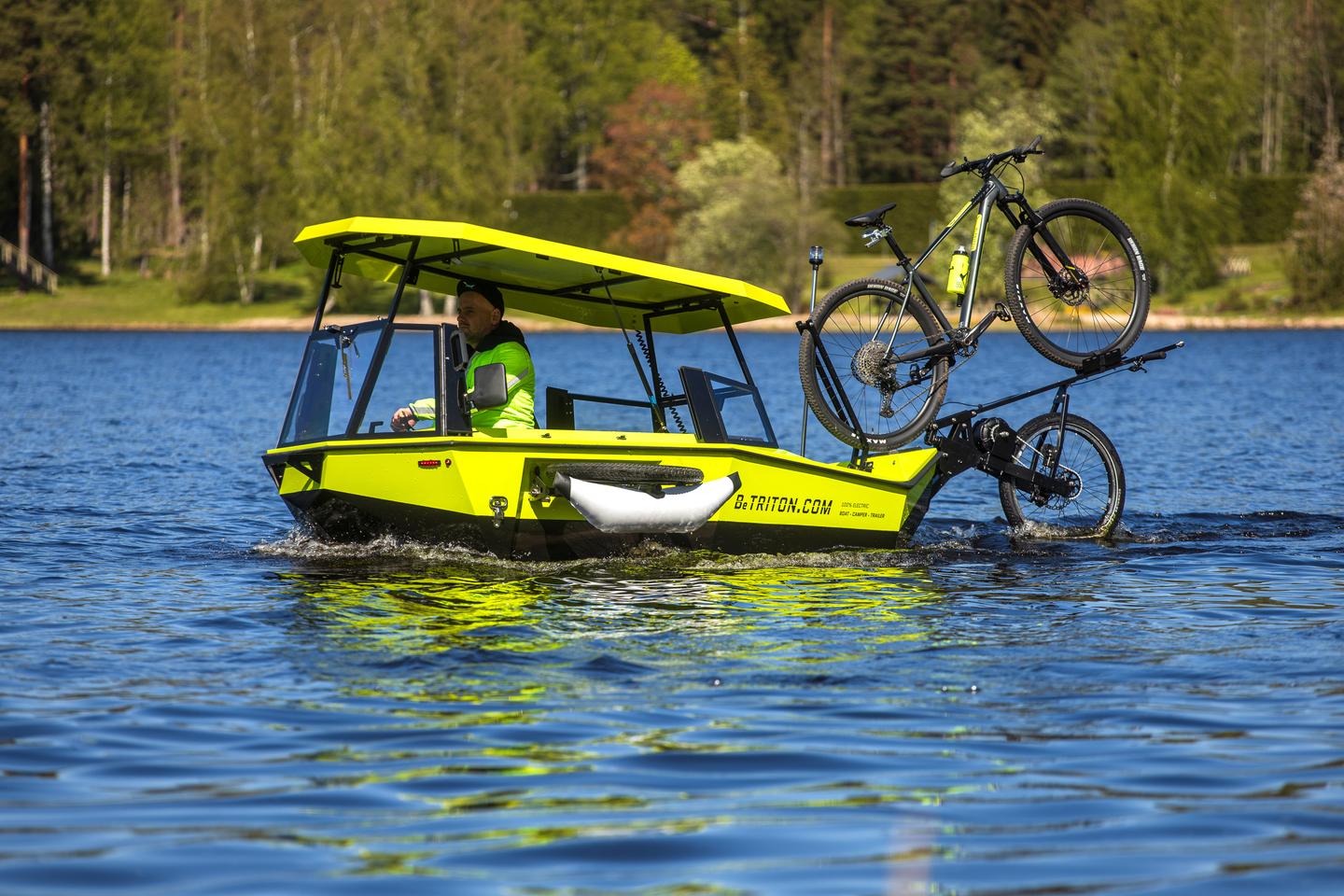 The eTrailer includes a dedicated electric marine drive that puts out up to 2,150 watts for speeds up to 5 mph