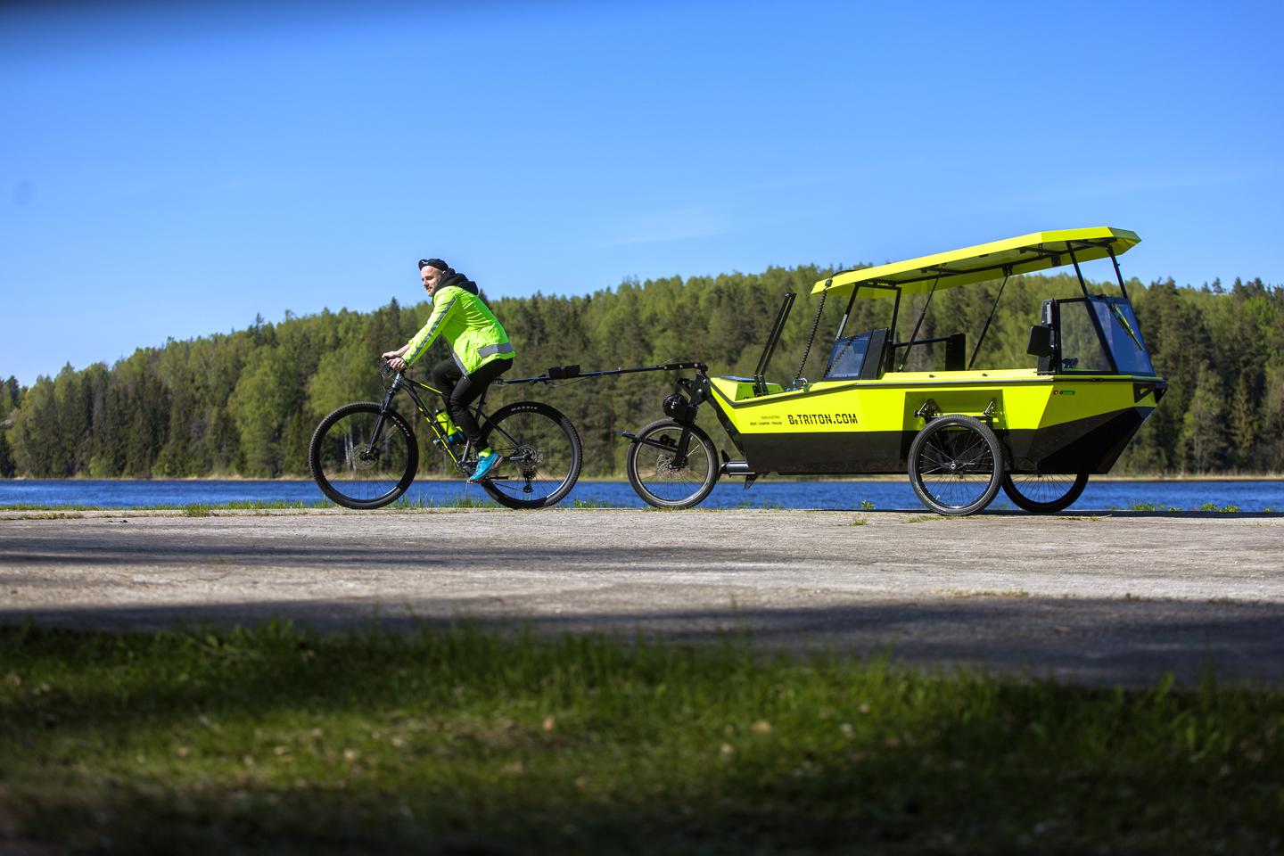 BeTriton's vehicles are of the kind that get you immediately imagining the kinds of unique adventures upon which you could take them – cycling to your local lake for a leisurely afternoon float, connecting two shorelines' worth of trail via the intervening waterway, or multi-day point-to-point bike/boat-packing