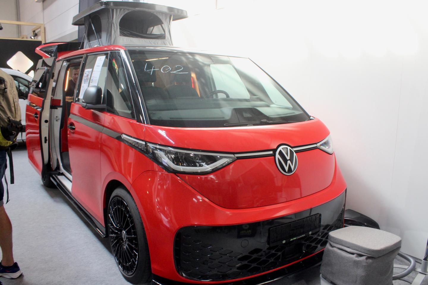 Alpincamper's ID. Buzz doesn't have a sleeper roof, just a little chimney pop-up that creates standing room