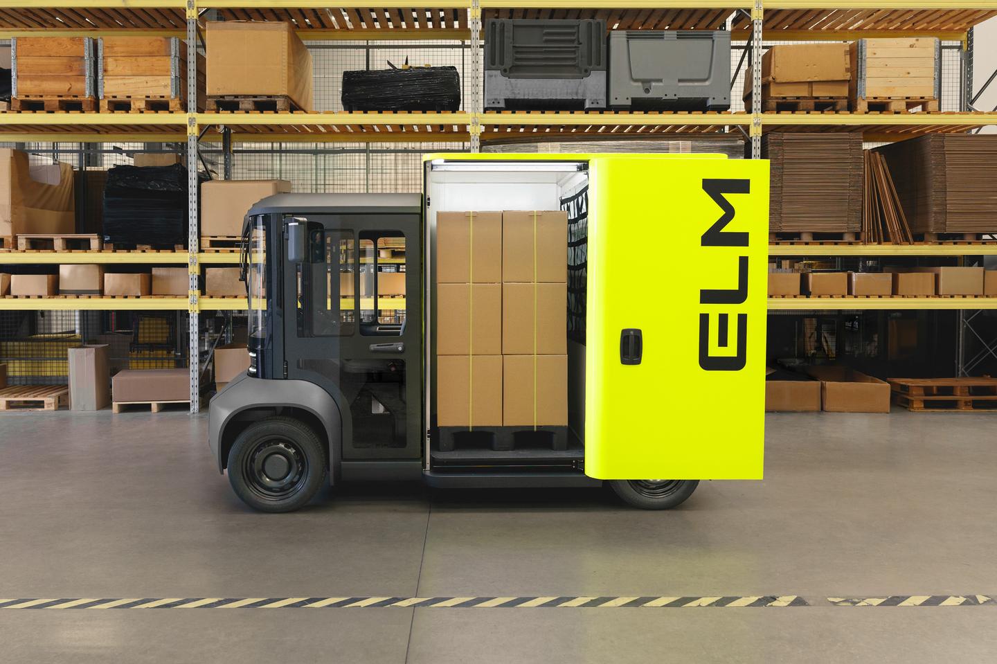 The main cargo compartment can accommodate cargo weighing up to 660 lb and standing over 5 ft in height, while a secondary space can take packages weighing up to 440 lb