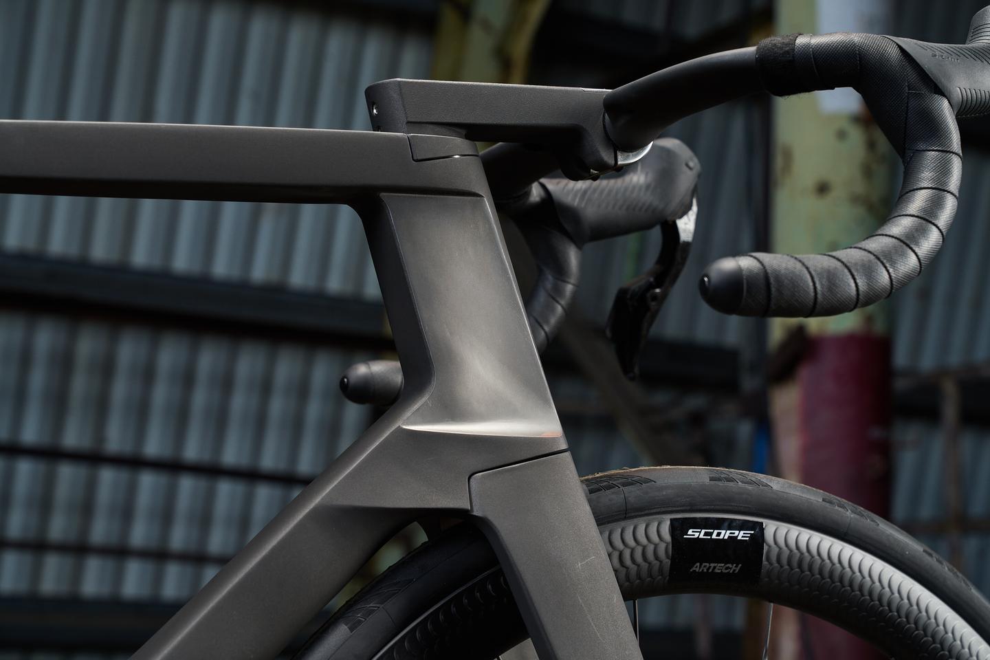 Rigidity is concentrated where it's needed, such as in the head tube