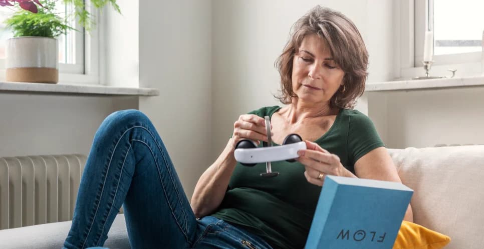 Flow recommends using its headset for an initial course of 10 weeks, with 30-minute sessions
