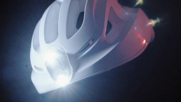 The VirtusX1 lights the way with a 260-lumen LED headlight plus wraparound rear light with turn signaling