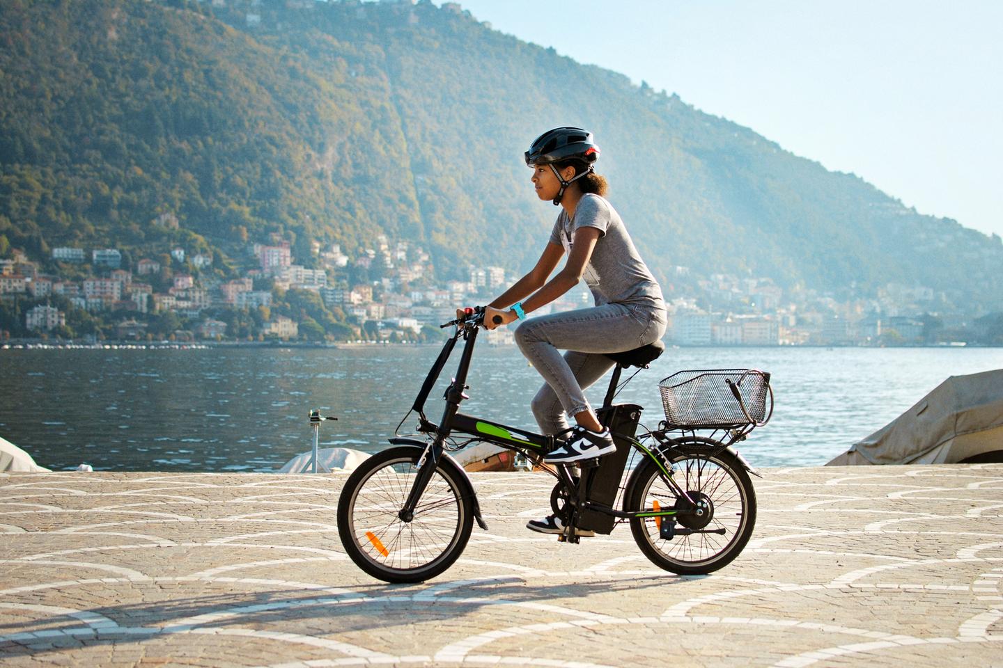 The VirtusX1 is certified to European standards for use with ebikes providing PAS up to 28 mph, but can also be used with regular bikes and scooters
