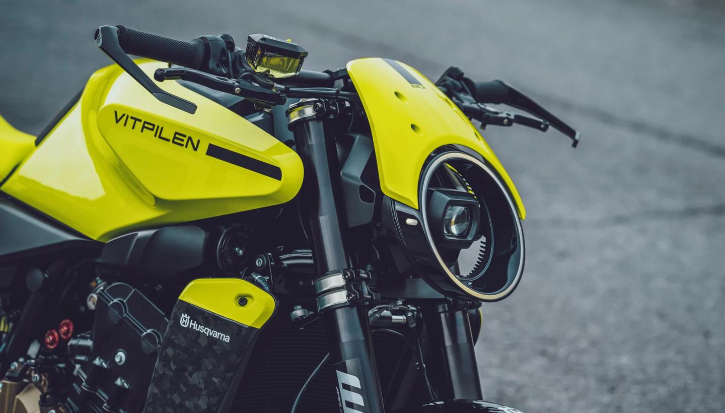 The new windshield continues the headlight's slanted line - giving the front an even more aggressive look