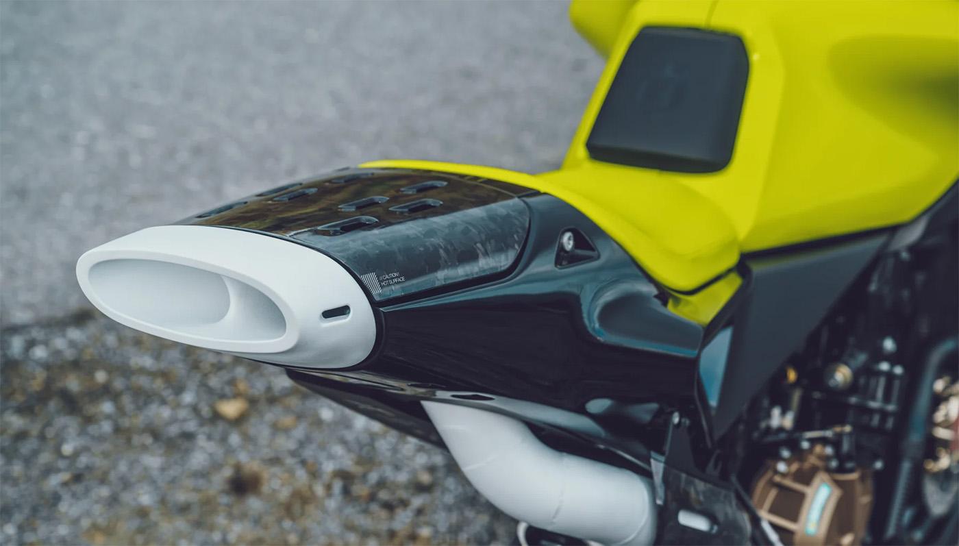 Carbon fiber panels across the body of the Custom, along with a color-matched seat, give it a truly special look up close
