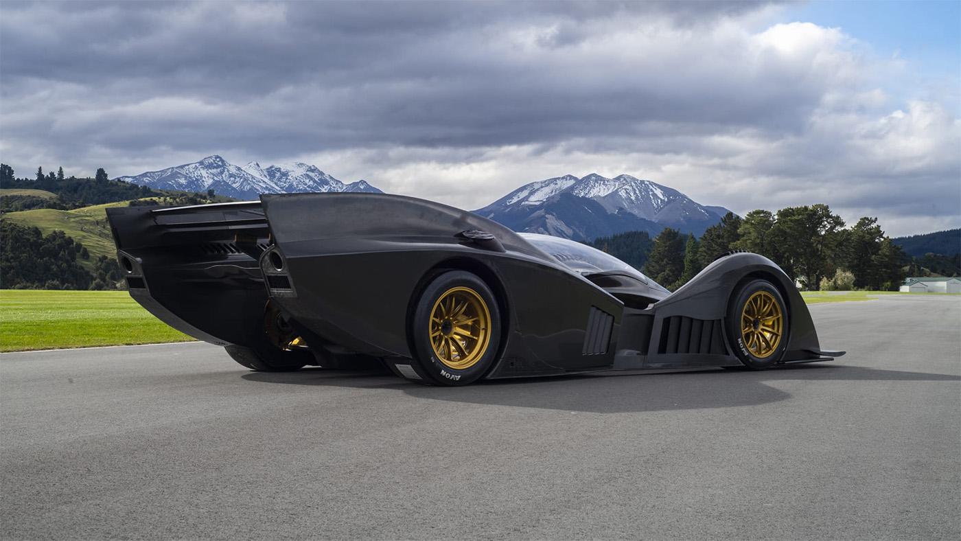 Carbon fiber, forged magnesium, and 3D-printed titanium keep the FZERO's weight to a minimum