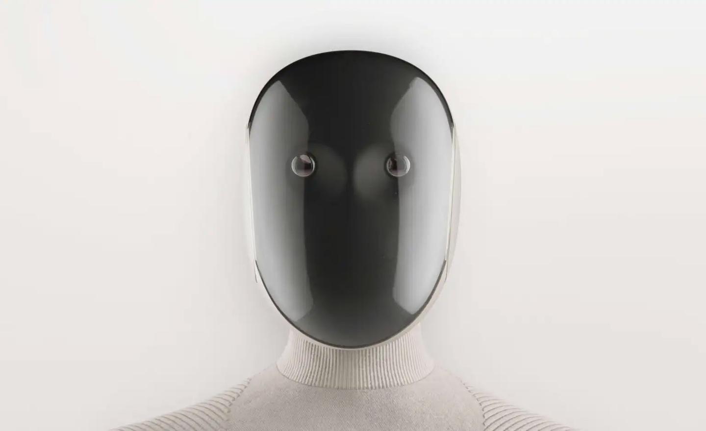 Neo Gamma has a very simple and approachable face – maybe even a little bit curious