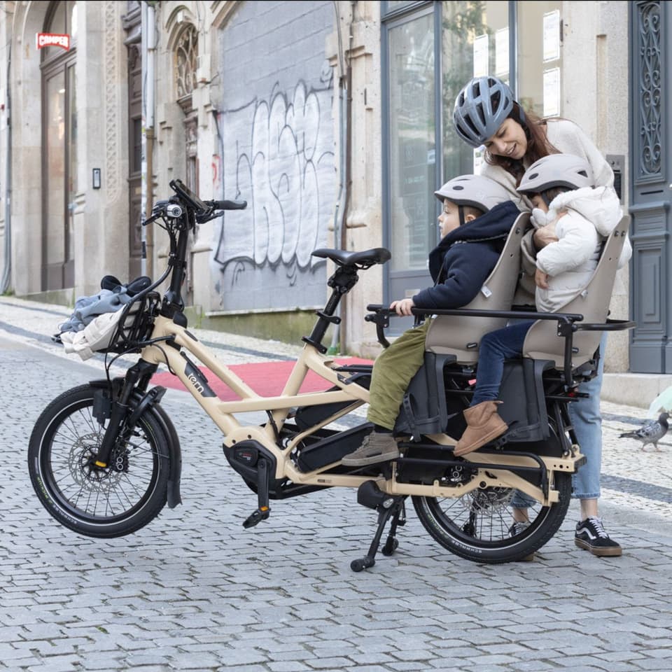 The double-leg kickstand can support up to 221 lb for loading stability
