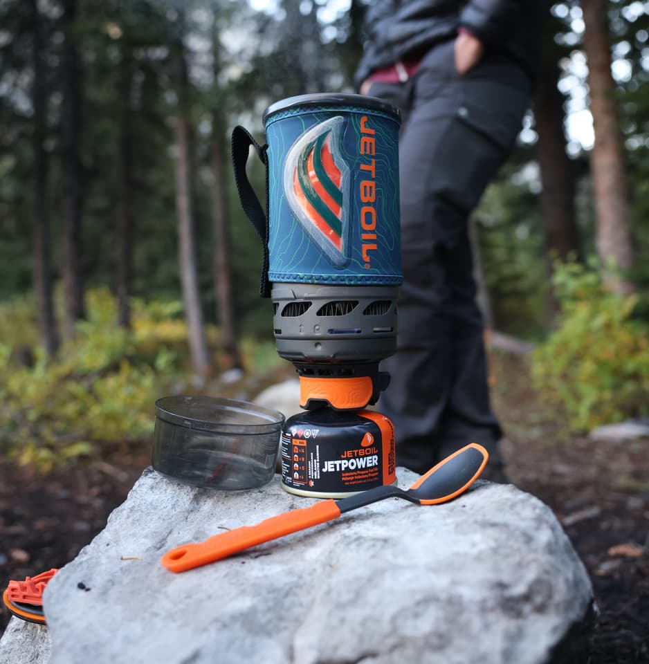 The new Jetboil Flash combines classic features like its color-changing indicator system and sleek, compact construction with new features that include a firm grip and tri-locking mechanism