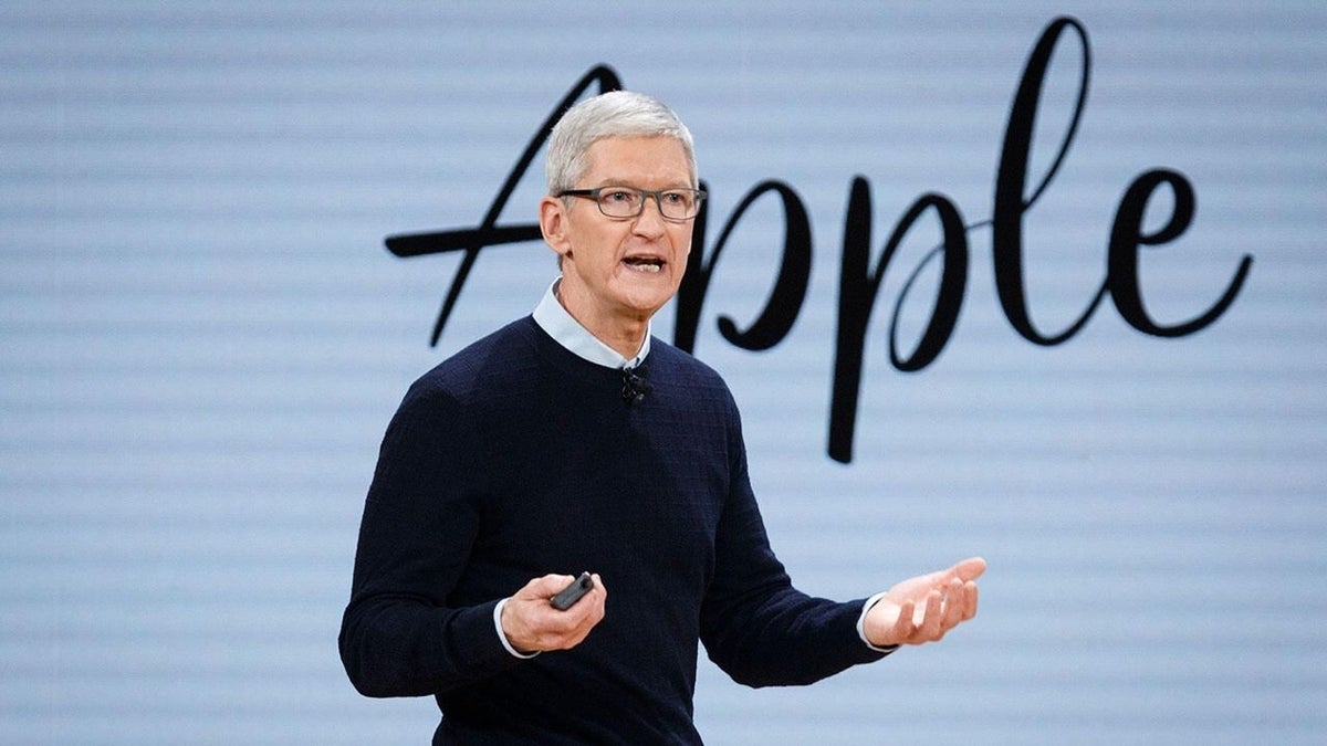 Apple vs. Starlink: The Tech Feud That Could Shape the Next Frontier of Mobile Service