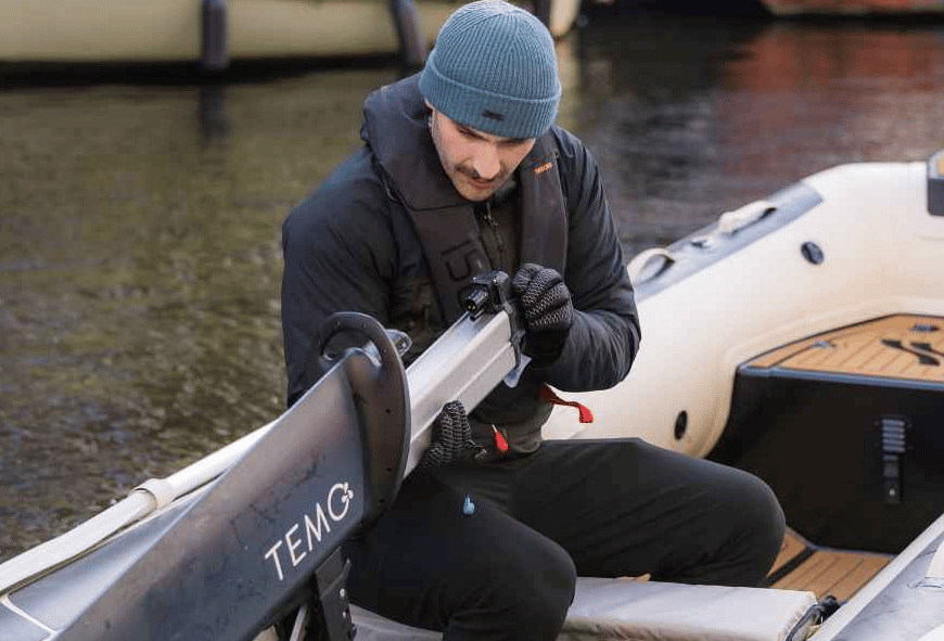 The removable battery pack sets the Temo 1000 apart from similar drives, providing range-extending swapping capability and easier charging