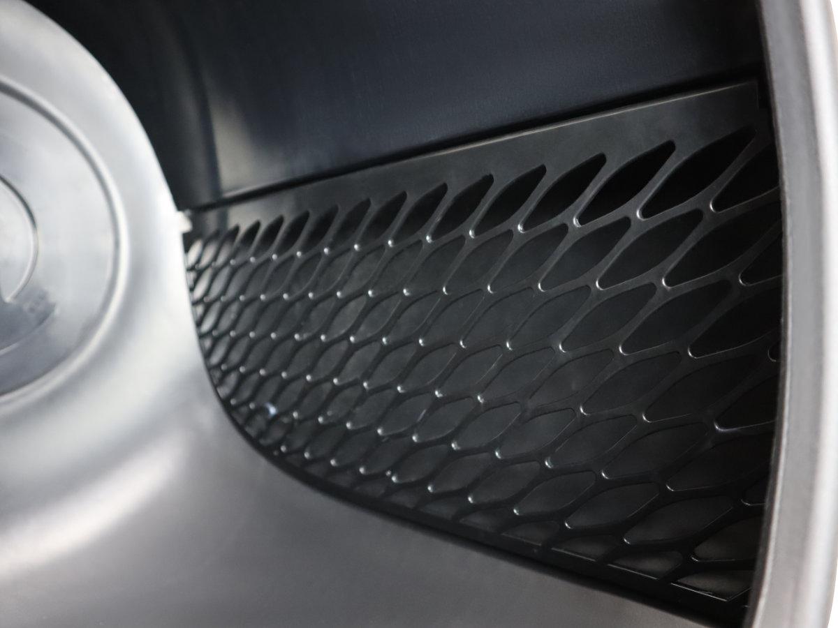 The V3 has a seamless design, so you won't need a mat beneath it to catch leaks