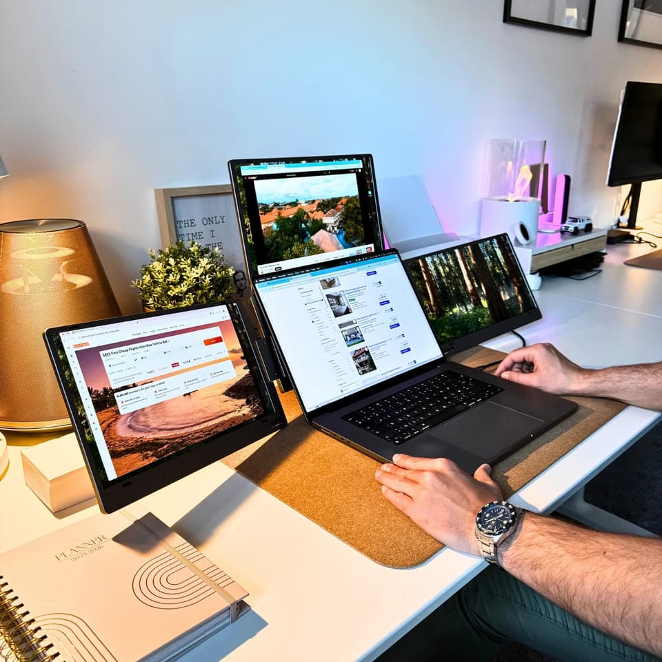 Each 14-inch monitor offers 1,920 x 1,080 resolution, 300 nits of brightness, 16.7-million colors, and a 1,500:1 contrast ratio