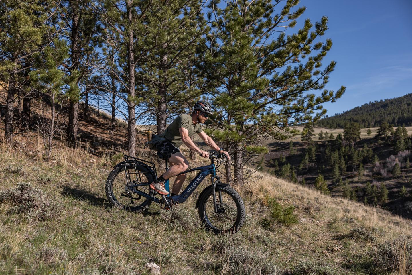 Stopping power comes from Tektro hydraulic disc brakes