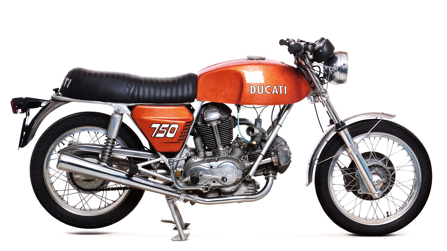 The Ducati 750GT was launched in 1971, with the first examples having silver frames, with the tank and side covers painted metallic colors such as gold, lime green, bright blue or red. One such bike holds the model record at $48,733