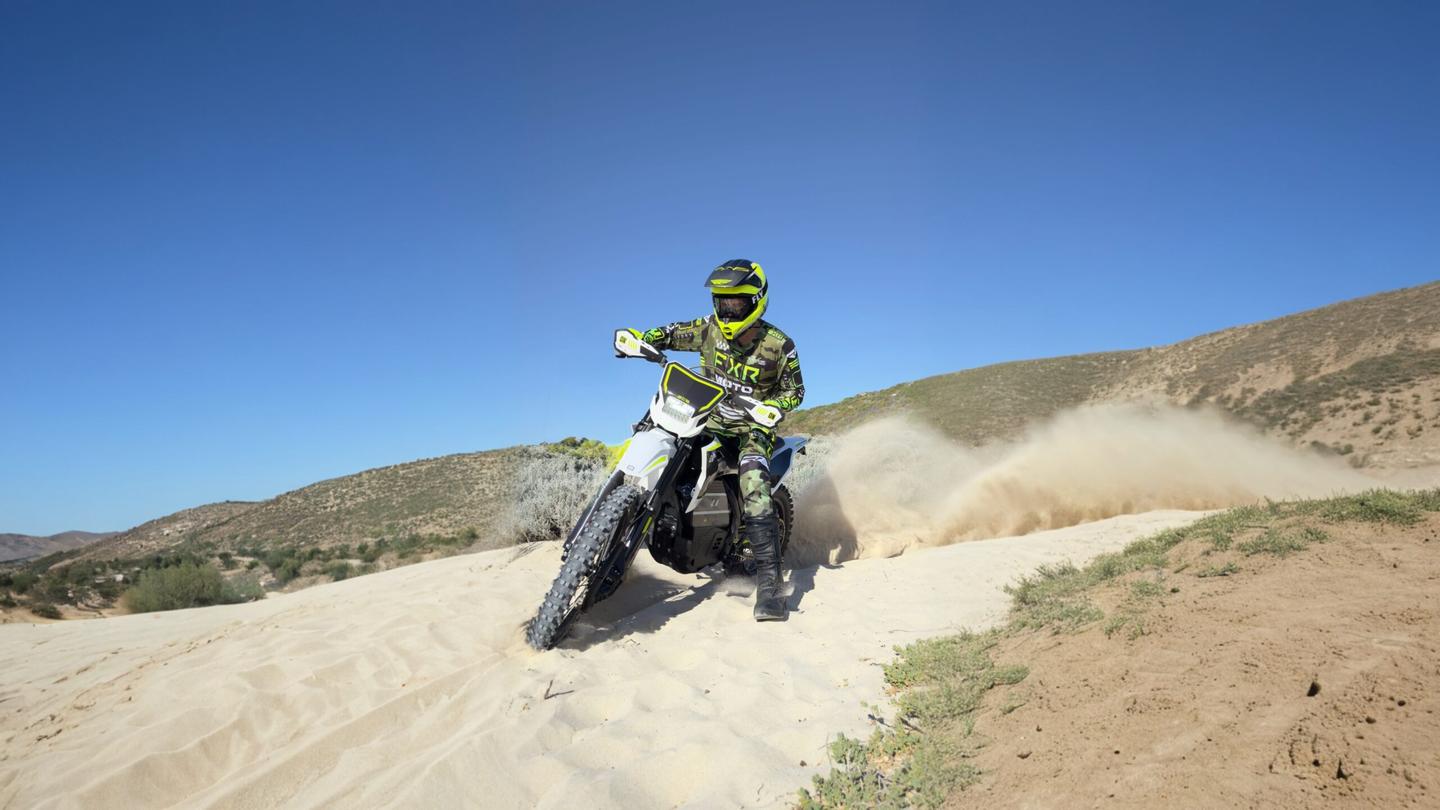 The OZY 30x sports a 4.4-kWh battery that offers a variable range based on your skill and intensity