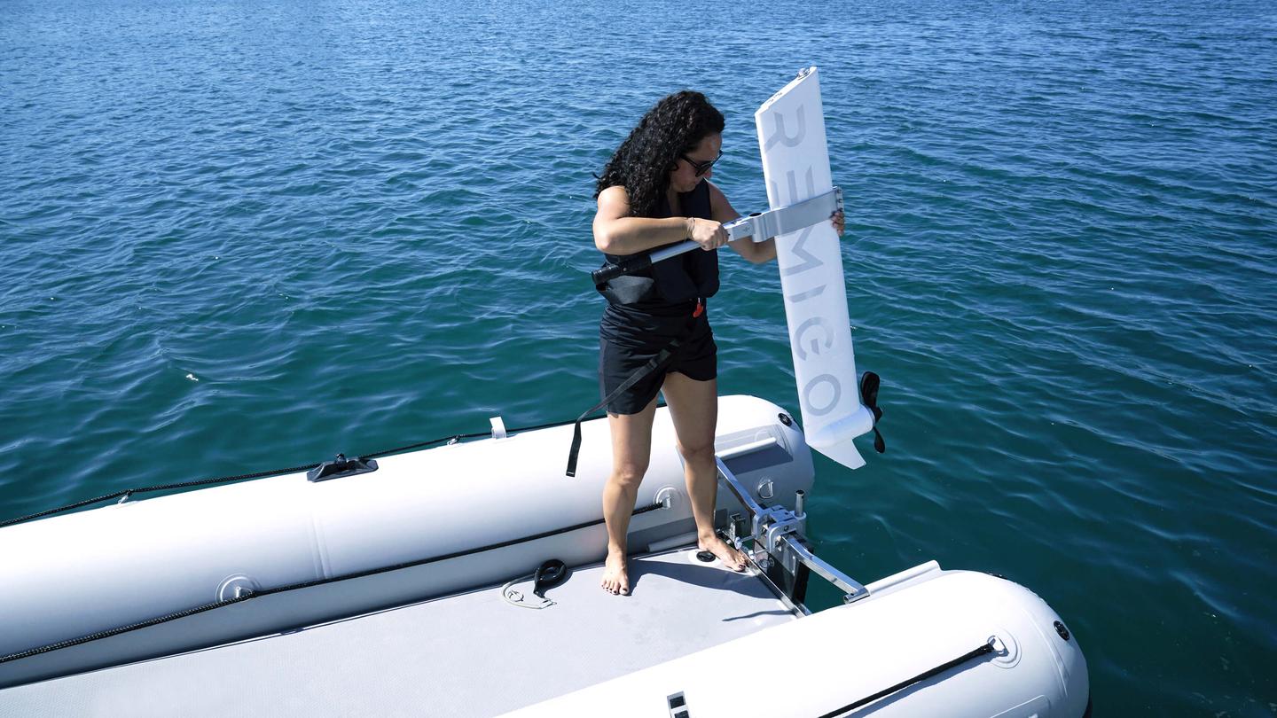 The lightweight, compact RemigoOne drive is designed to mount to the transom during the day and remove after the boat ride, carrying and storing with ease
