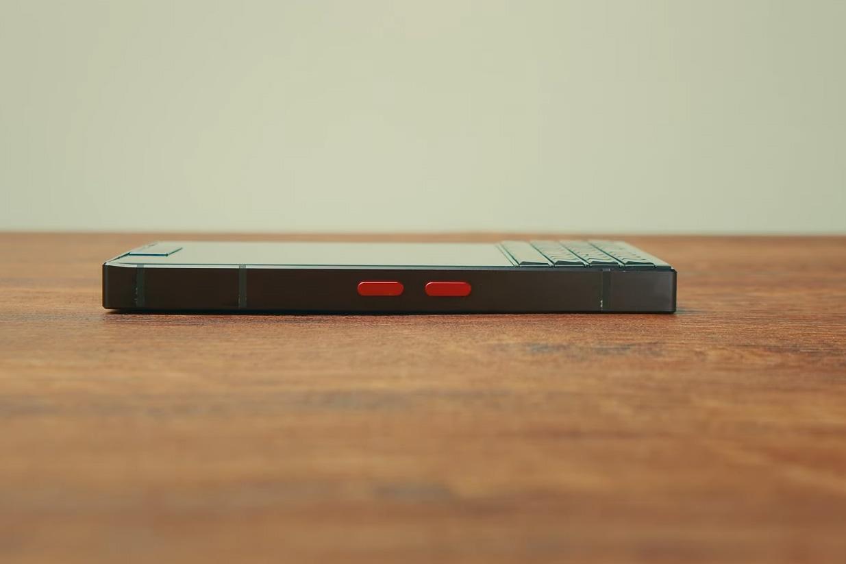 At 8.3 oz and nearly 11mm thick, the Titan 2 is a chonky boy